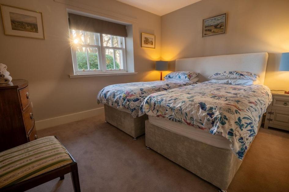 Foulis Castle Gate Lodge Evanton ภายนอก รูปภาพ
