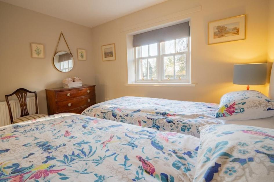 Foulis Castle Gate Lodge Evanton ภายนอก รูปภาพ